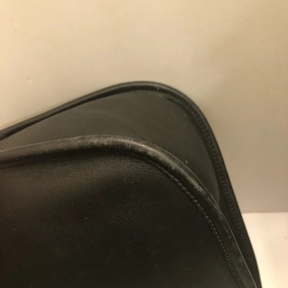 COACH vintage black leather messenger shoulder bag